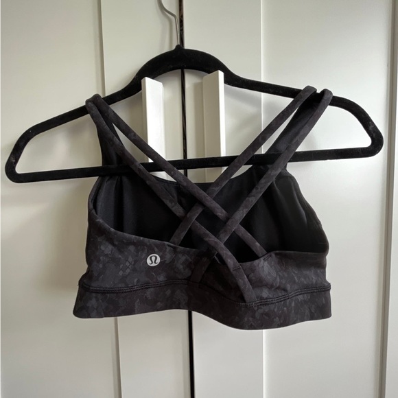 Lululemon Sports Bra, Size 4 - Picture 3 of 4